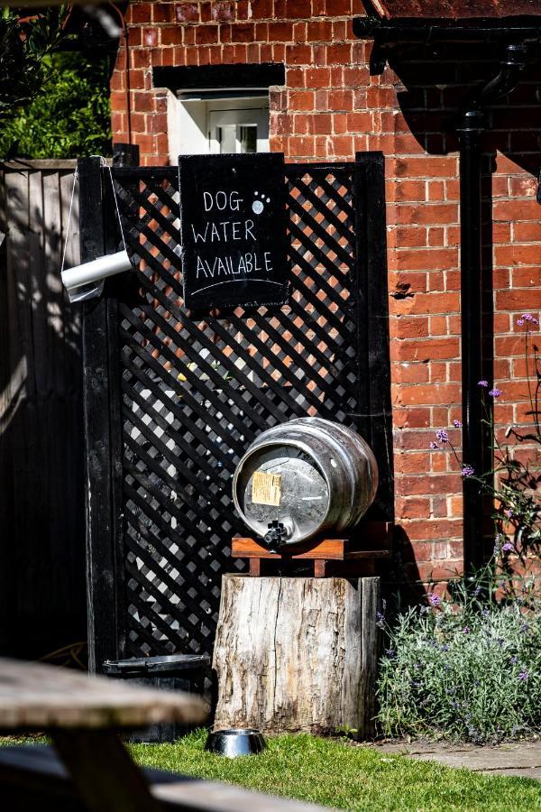 The Stag And Huntsman At Hambleden Bed & Breakfast Henley-on-Thames Dış mekan fotoğraf